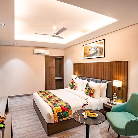 Regenta Place Raaj Agra, Tajganj アーグラ エクステリア 写真