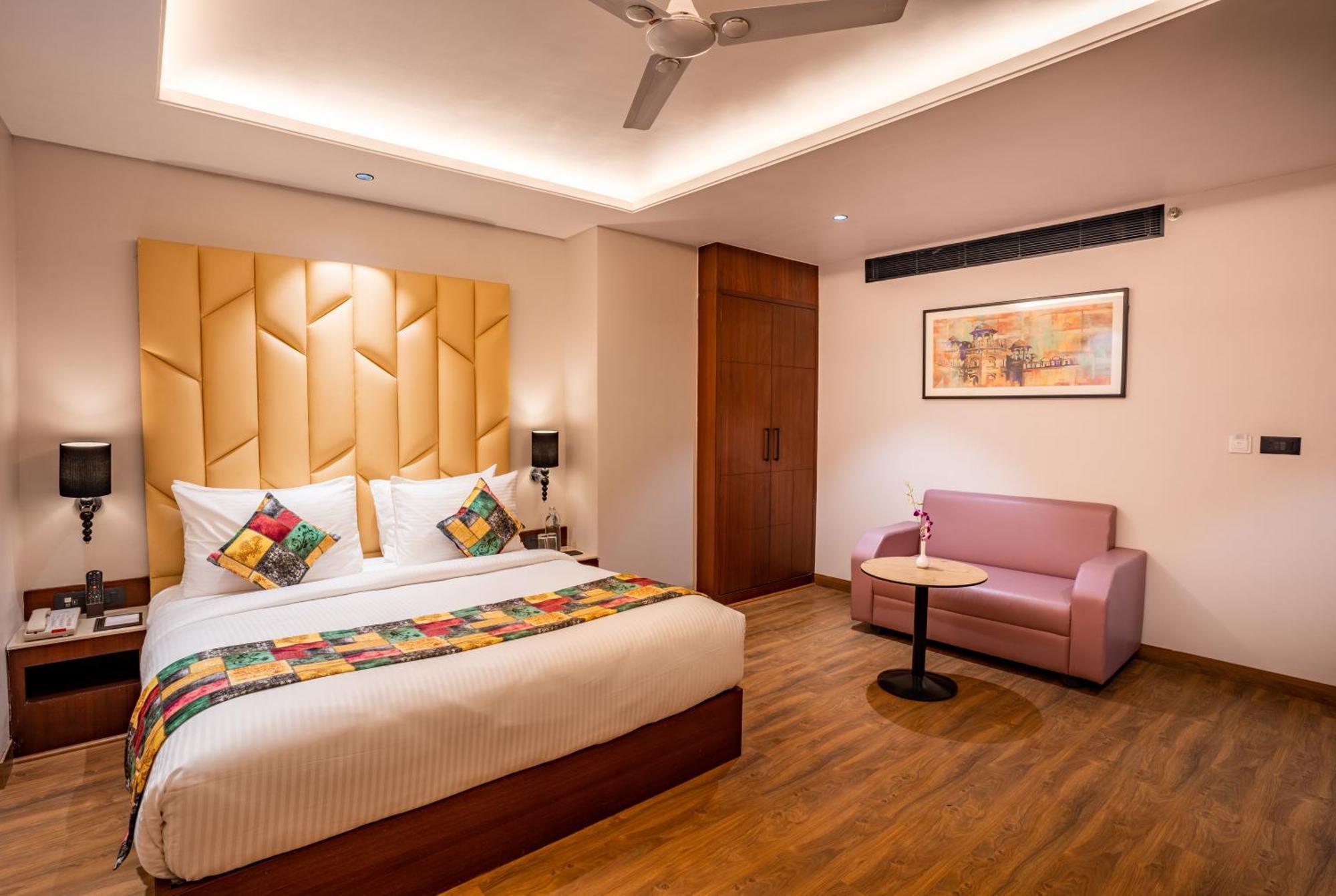 Regenta Place Raaj Agra, Tajganj アーグラ エクステリア 写真