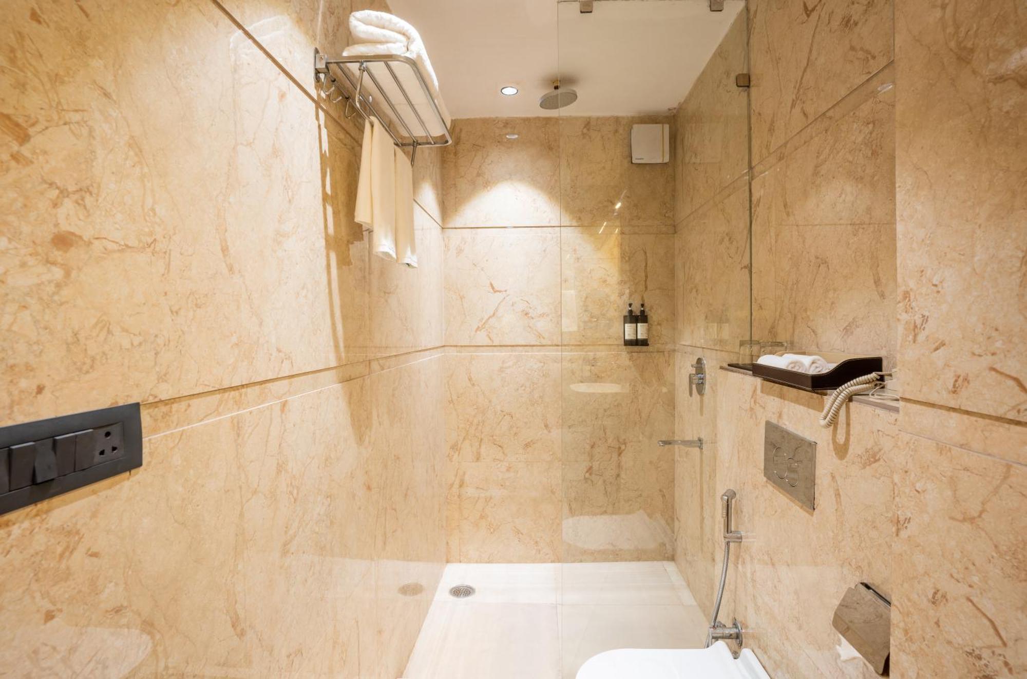 Regenta Place Raaj Agra, Tajganj アーグラ エクステリア 写真